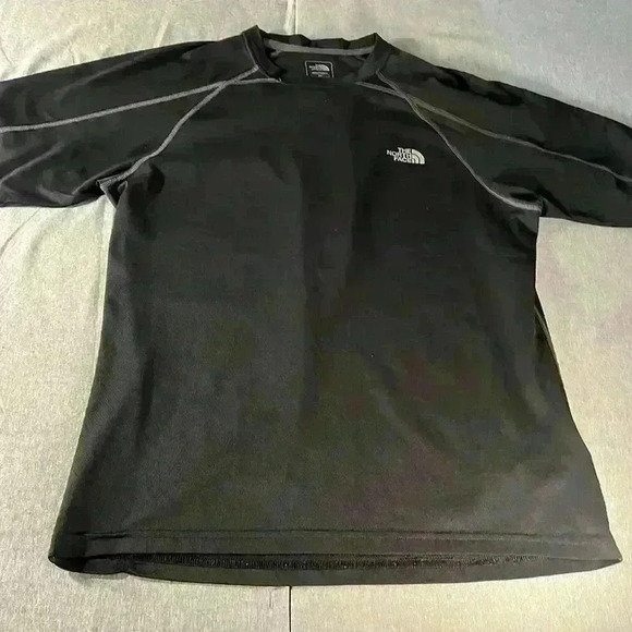 4 The North Face men's flash dry black and gray  T-shirts size small - Picture 4 of 11